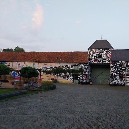 B&B At Haras Petit-Hallet Hannut Esterno foto